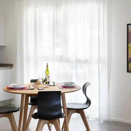 Loctowers A3-4-3 By Interhome * 로카르노
